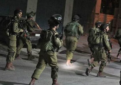 الاحتلال يعتقل عددًا من المواطنين في الضفة الغربية و القدس