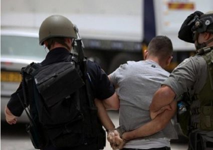 الاحتلال يعتقل شابا على حاجز عسكري جنوب جنين