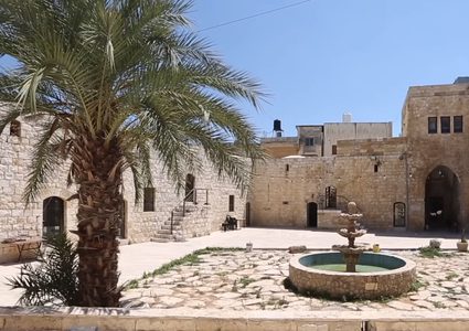 قلعة البرقاوي معلمٌ أثري يروي قصصاً منذ 350 سنة ماضية