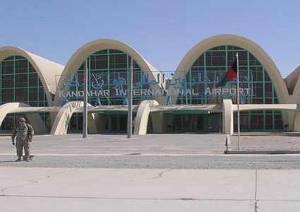 ثلاثة صواريخ تُصيب مطار قندهار جنوب أفغانستان