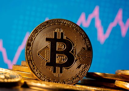 "بتكوين" ترتفع لأعلى مستوى لها منذ منتصف مايو