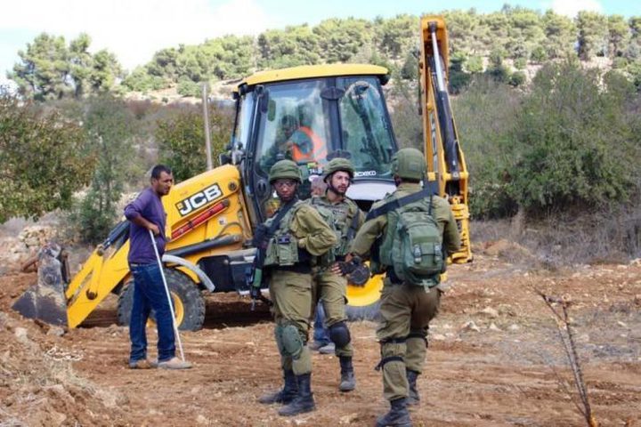 مستوطنون يجرفون أراضي في الأغوار الشمالية