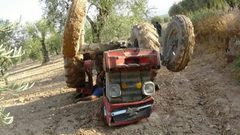 مصرع ستيني جراء انقلاب جرار زراعي في بزاريا