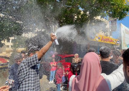 الطالبة نغم ترغب بدراسة تخصص التمريض في جامعة النجاح