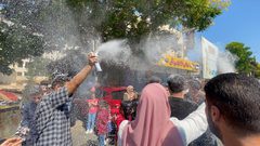 أجواء الاحتفال بنتائج الثانوية العامة في مدينة الخليل