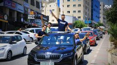 احتفالات الطلبة الناجحين في الثانوية العامة في مدينة نابلس