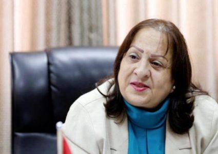 لجنة المرأة العربية تمنح وزيرة الصحة جائزة التميز للمرأة العربية