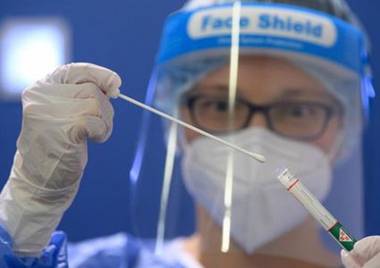 مهنا: ضرورة إجراء فحص كورونا خلال مدة لا تتجاوز 72 ساعة قبل السفر