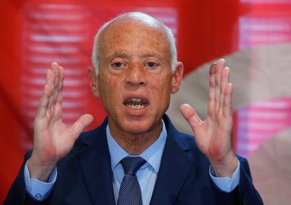 سعيد: إعفاء مسؤولين من مناصب حساسة