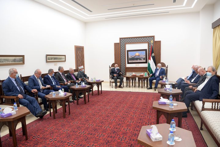 الرئيس يثمن جهود الشخصيات الوطنية لإنهاء الانقسام