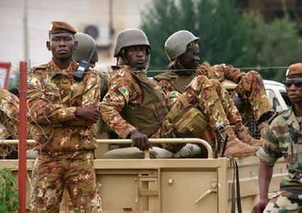 50 قتيلا في هجمات مسلحين متطرفين على قرى وسط مالي