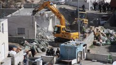 الاحتلال يهدم منزلا من طابقين في سلوان بالقدس