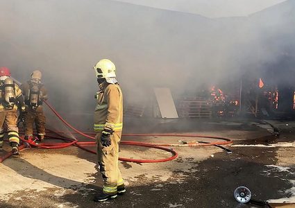 اندلاع حريق في مصنع بجزيرة خارك الإيرانية بمياه الخليج