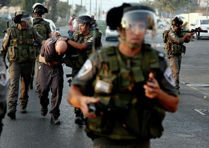 الاحتلال يعتقل شابا من حي الشيخ جراح