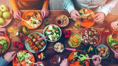 قائمة بأفضل الأطعمة الصيفية الخارقة