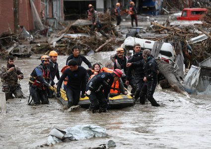 ارتفاع حصيلة ضحايا الفيضانات في تركيا إلى 31 شخصا