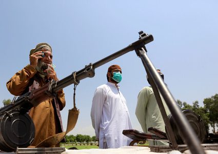 "طالبان" تسيطر على مراكز ولايات جديدة في أفغانستان