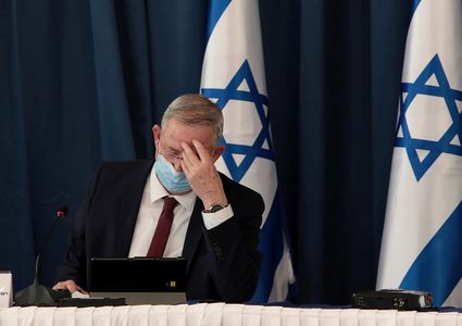 وزير حرب الاحتلال الإسرائيلي "غانتس" في الحجر الصحي