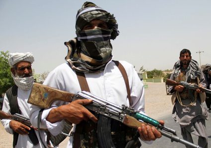 عناصر حركة "طالبان" يدخلون القصر الرئاسي في كابل