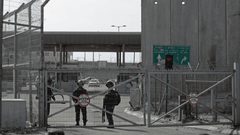 قرى شرق القدس تقدم التماسا ضد النفق الاستيطاني أسفل حاجز قلنديا