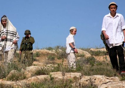 مستوطنون يهاجمون منازل المواطنين في عصيرة القبلية