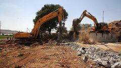 الاحتلال يهدم منزلا قيد الانشاء في يتما جنوب نابلس