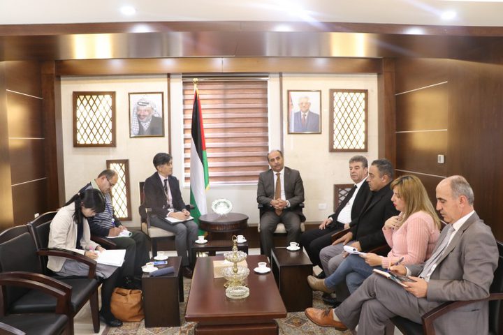 العطاري يبحث آليات تعزيز الشراكة مع ممثلين عن القطاع الخاص بنابلس