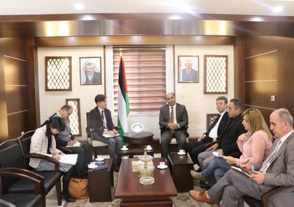 العطاري يبحث آليات تعزيز الشراكة مع ممثلين عن القطاع الخاص بنابلس