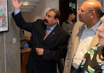 معرض التشكيلي "فلسطين في ضمير العالم" يختتم أعماله بدار الأوبرا