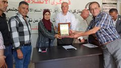 جبهة النضال تكرم الصحفيين في ذكرى انطلاقتها وذكرى استشهاد مؤسسها