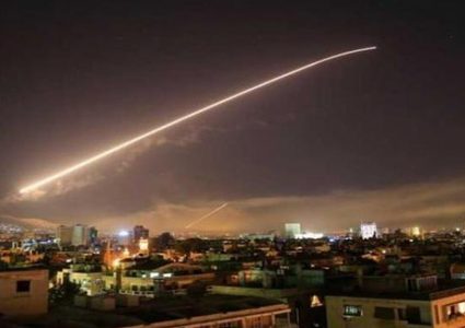 الدفاعات الجوية السورية تتصدى لقصف إسرائيلي عل محيط دمشق