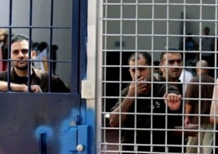 الأسير يوسف العامر يعلق إضرابه عن المفتوح عن الطعام