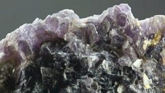 هل تبدأ طالبان باستخراج المعان الثمينة الموجودة في باطن أفغانستان