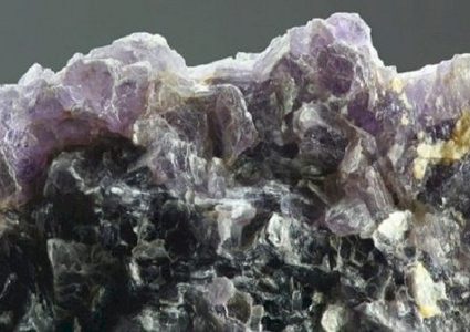 هل تبدأ طالبان باستخراج المعان الثمينة الموجودة في باطن أفغانستان