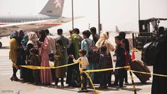 الناتو: إجلاء أكثر من 18 ألفا من مطار كابل