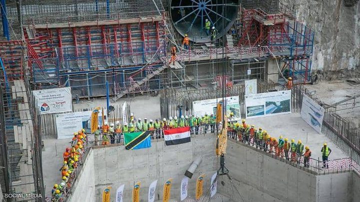 مصر تركب توربينات لتوليد الطاقة بسد عملاق في تنزانيا