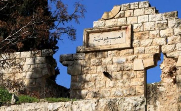 مستوطنون يقتحمون منطقة المسعودية التاريخية