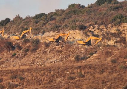 سلطات الاحتلال تهدم منازل ومنشآت قيد الإنشاء في أم الفحم