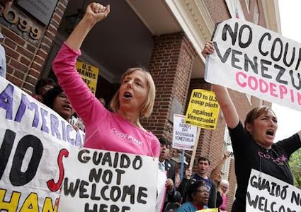 تهديدات بالقتل لمديرة منظمة "كود بينك" الأميركية