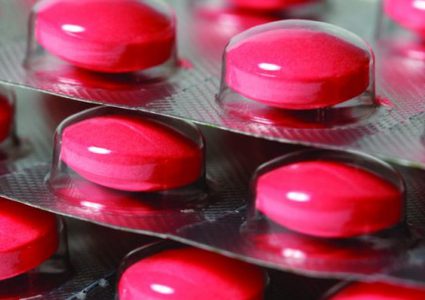 خبراء: الإيبوبروفين يسبب المعاناة من أمراض الكبد