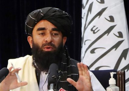 "طالبان" تعلن إغلاق الطريق المؤدي إلى المطار