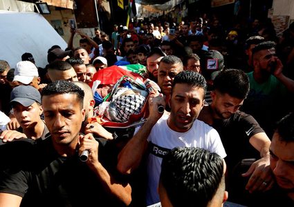 تشييع جثمان الشهيد الطفل عماد حشاش في مخيم بلاطة