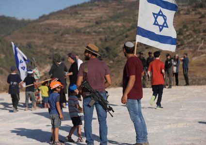 الخارجية: "بينيت" يسابق الزمن في تعميق الاستيطان وضم الضفة