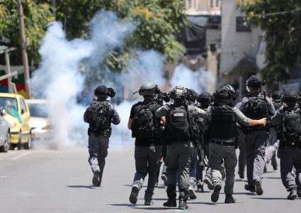 نابلس:الاحتلال يقمع فعالية ضد شق طريق استيطاني في بيتا