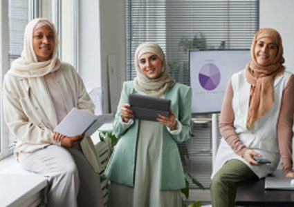 حجاب لغير المسلمات.. تحدٍّ على "تيك توك" بشوارع فرانكفورت