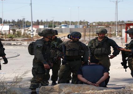 الاحتلال يعتقل ثلاثة شبان بعد إطلاق النار عليهم جنوب جنين