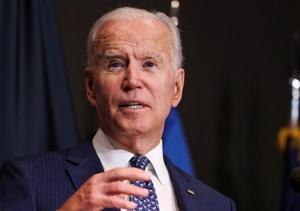 بايدن يخطط لسحب جميع الدبلوماسيين الأمريكيين من أفغانستان