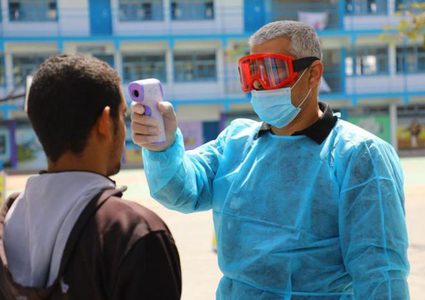 حالة وفاة و818 إصابة جديدة بكورونا في قطاع غزة