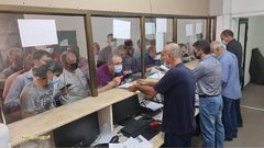 غزة: مئات المواطنين يحتشدون لتقديم طلبات لم الشمل