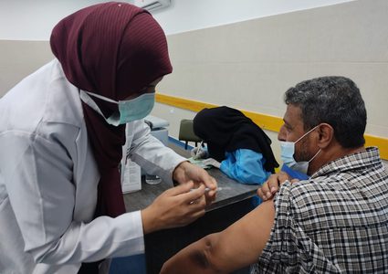 ربع مليون مُطعّم ضد كورونا في غزة